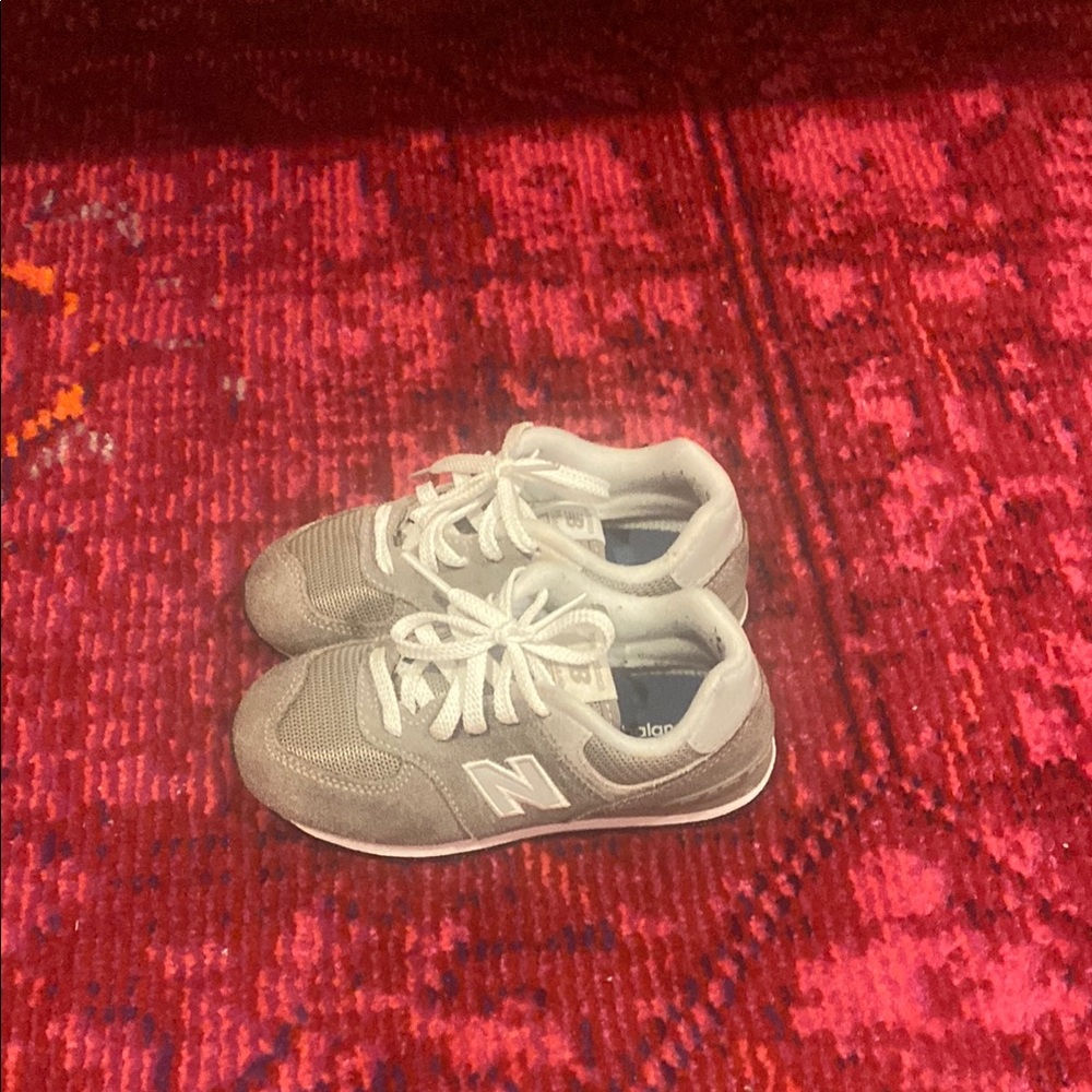 New Balance 574 Kids Sneakers in Gray and White